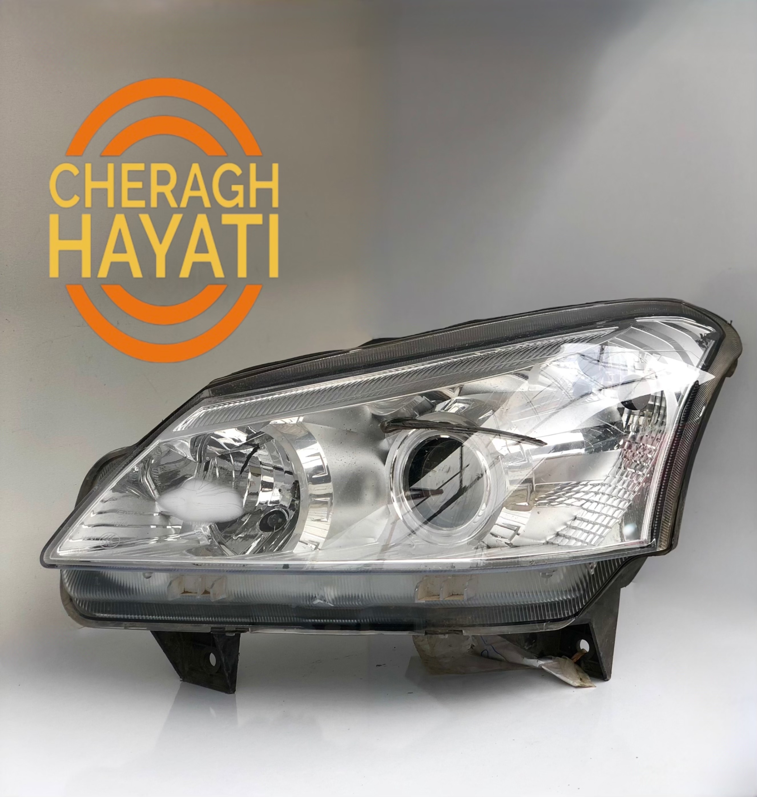 چراغ جلو ام وی ام ۵۵۰ - تصویر 3